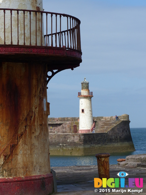 FZ018493 Whitehaven lighthouse and viewing tower